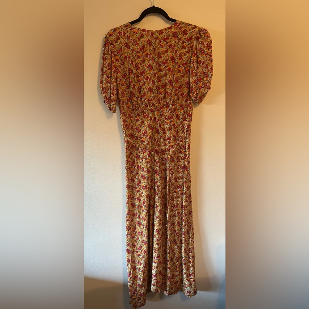 Never worn. Floral dress - Picture 4 of 5